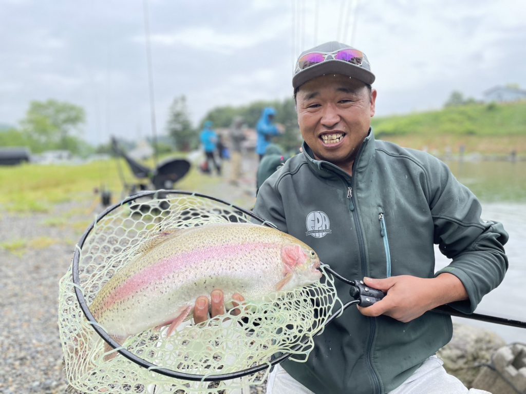 【頂鱒５７ｃｍ】全体