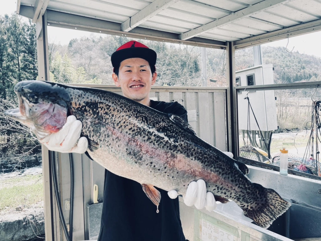 【頂鱒５６ｃｍ】全体