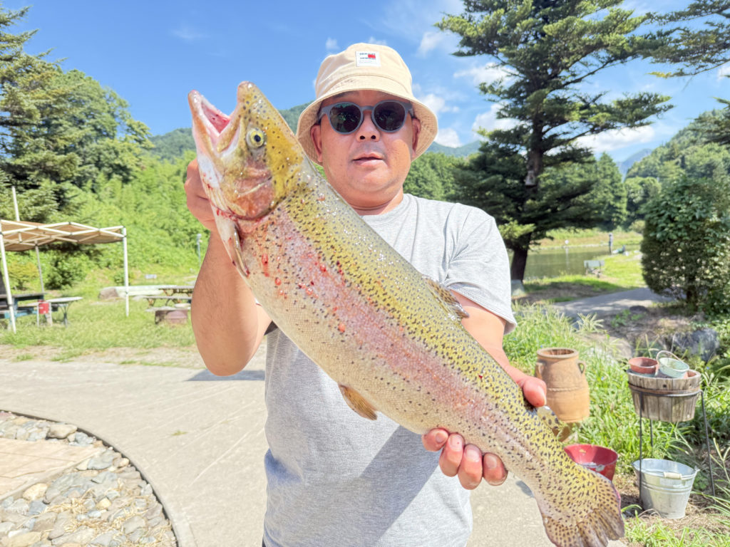 【頂鱒５７ｃｍ】全体