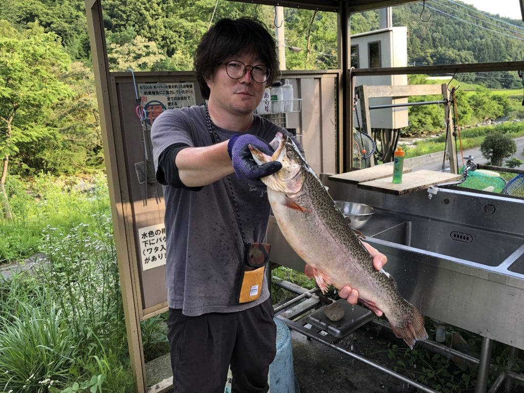 【ロックトラウト５４ｃｍ】全体