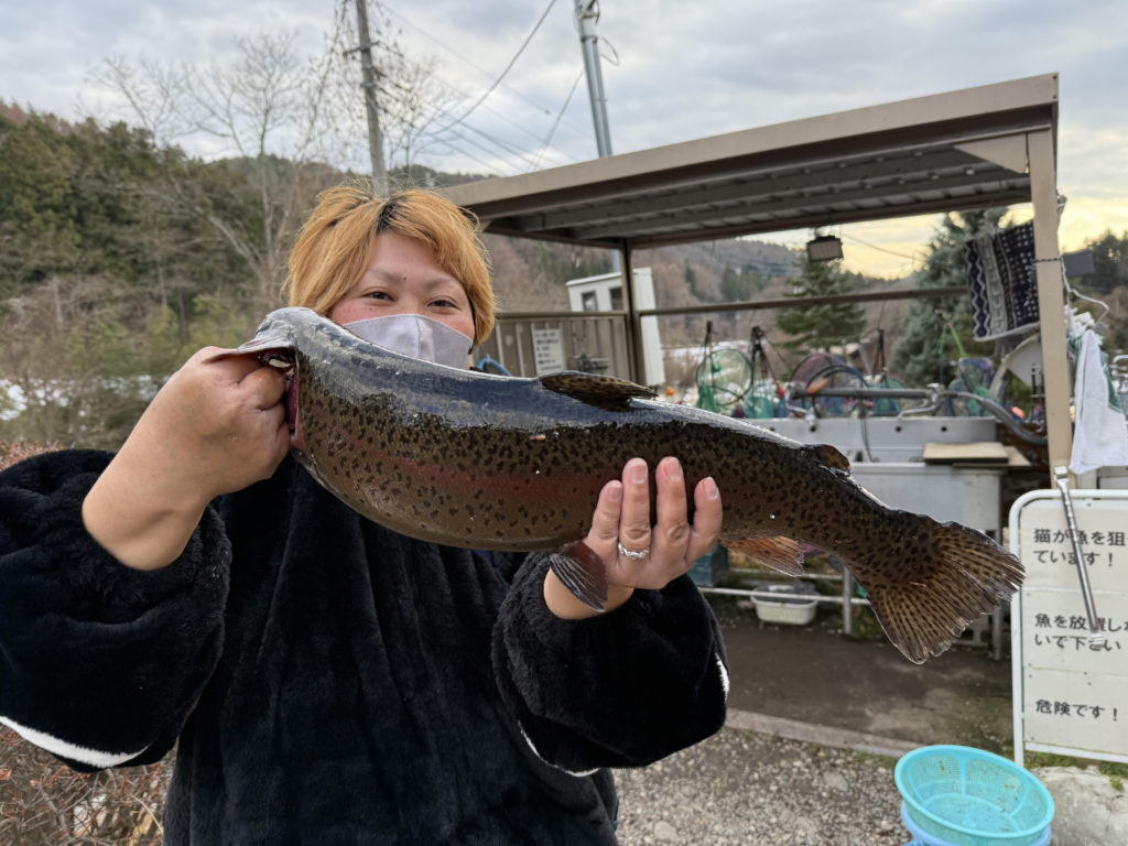 【頂鱒５９ｃｍ】全体