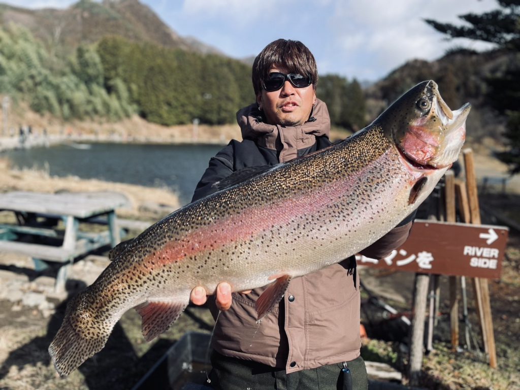 【頂鱒７９ｃｍ】全体