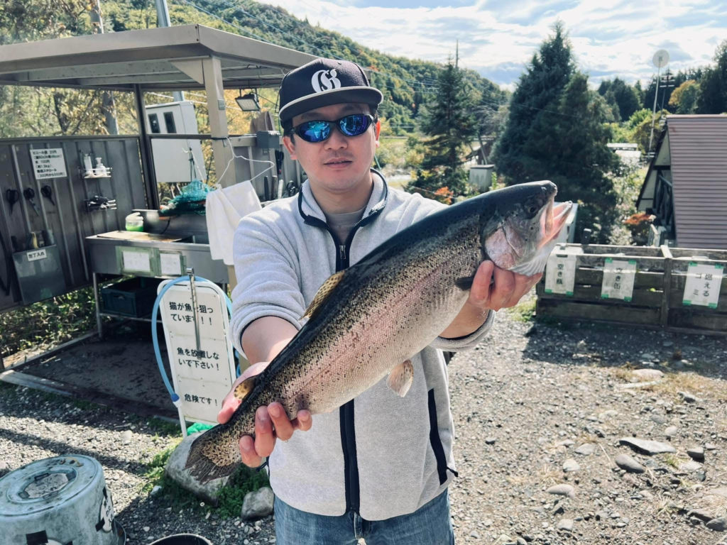 【頂鱒５３ｃｍ】全体