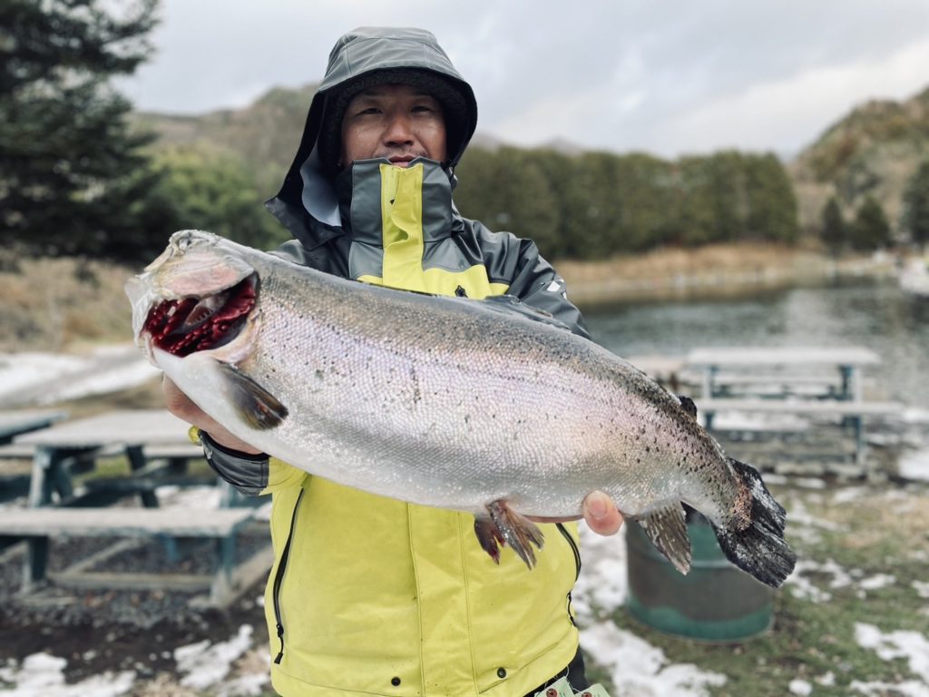 【頂鱒５２ｃｍ】全体