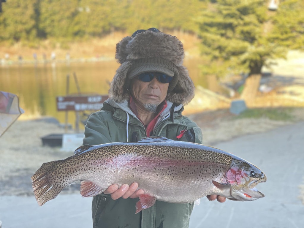 【頂鱒72cm】全体