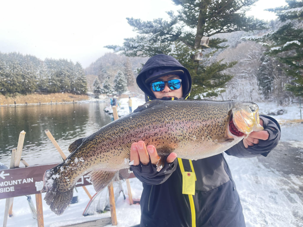 【頂鱒５９ｃｍ】全体