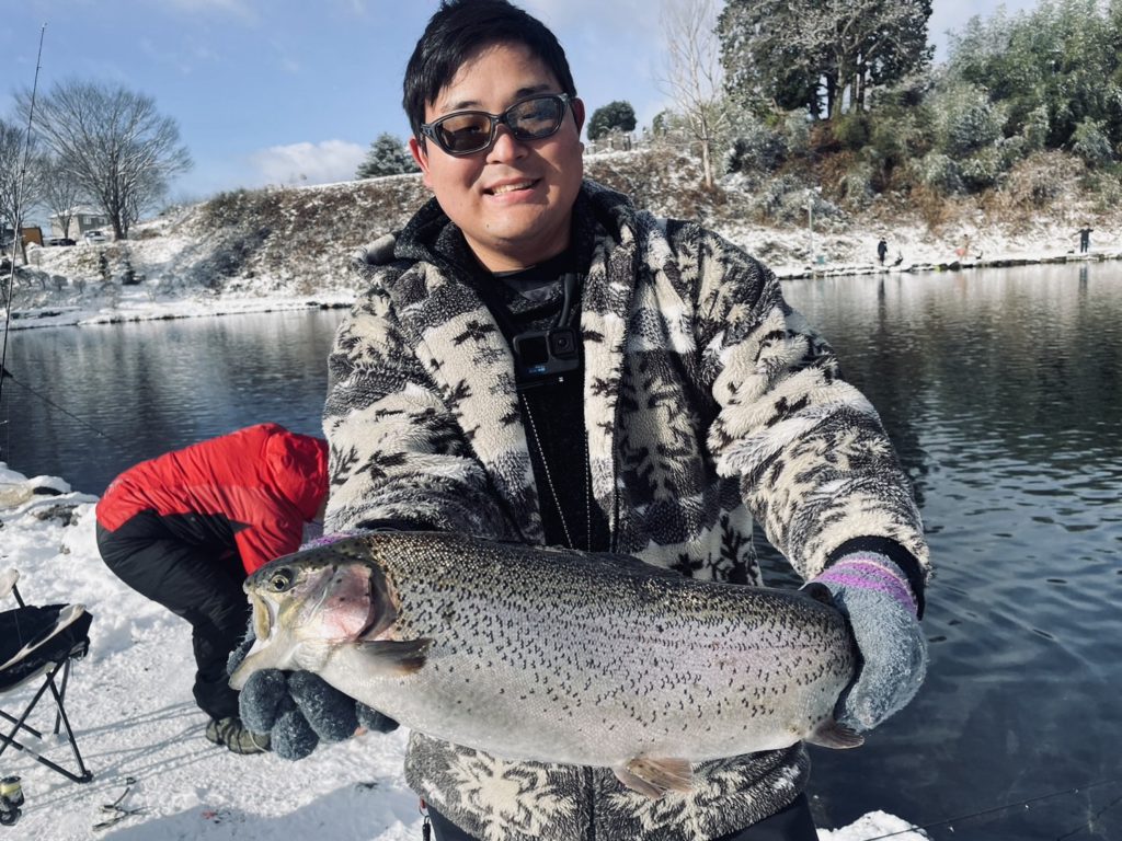 【頂鱒５３ｃｍ】全体