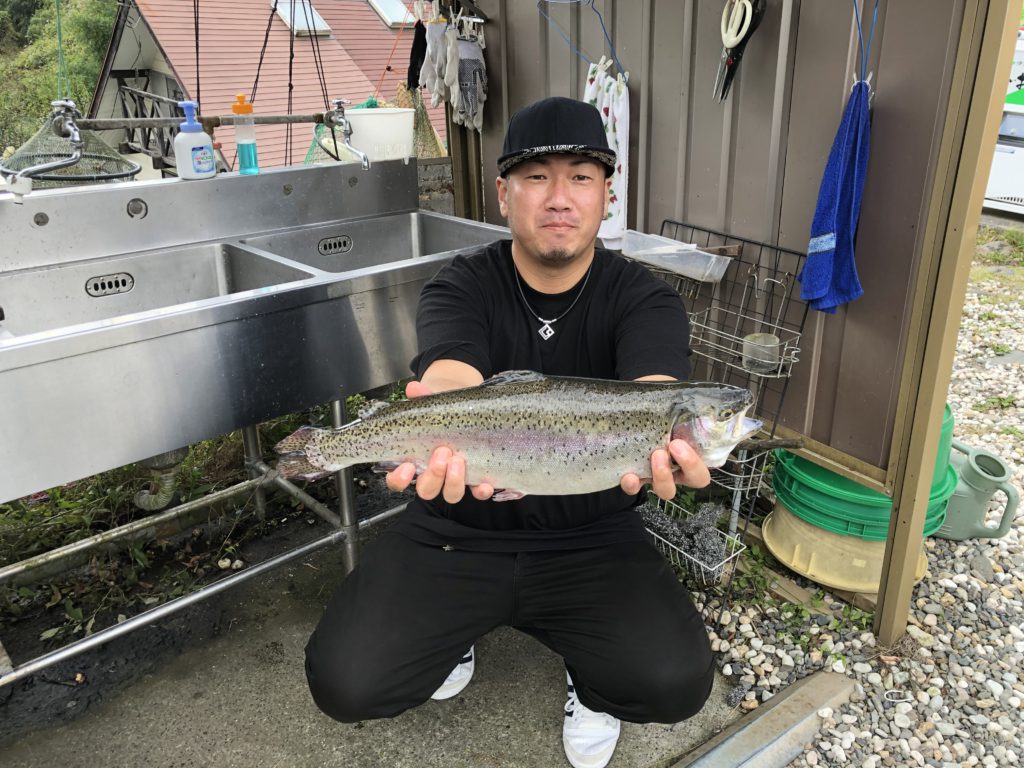 【頂鱒５２ｃｍ】全体