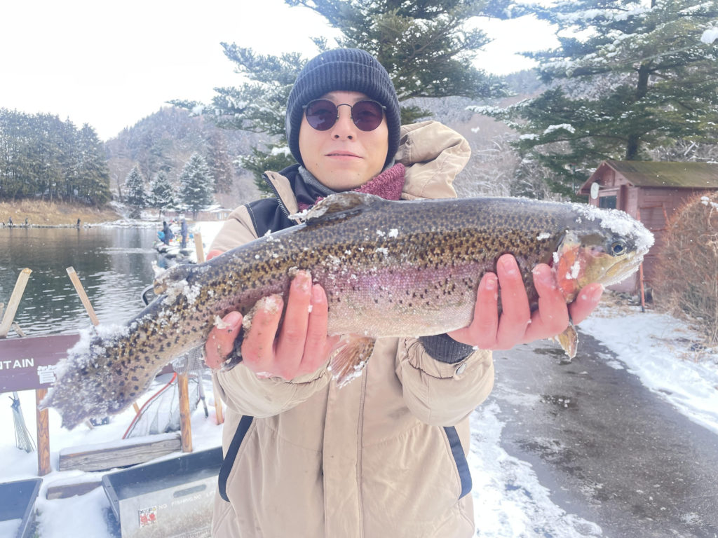 【頂鱒５３ｃｍ】全体