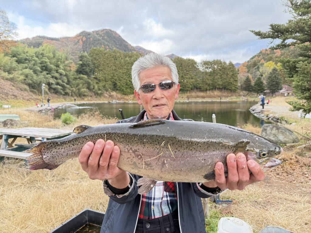 【頂鱒５９ｃｍ】全体