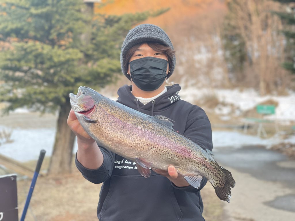 【頂鱒５７ｃｍ】全体