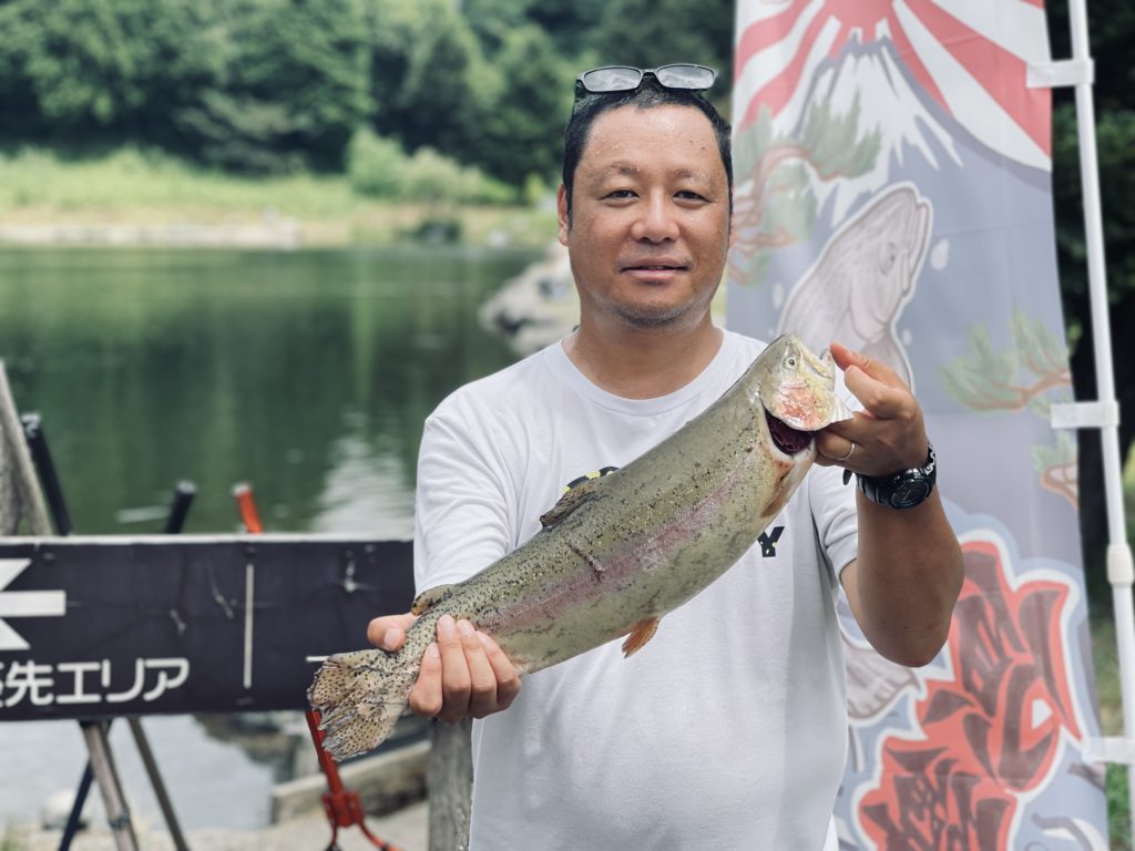 【頂鱒５３ｃｍ】全体