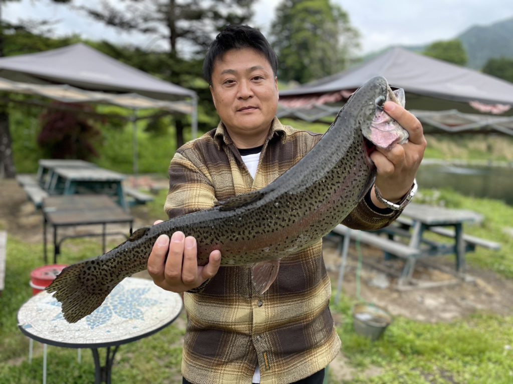 【頂鱒５７ｃｍ】全体