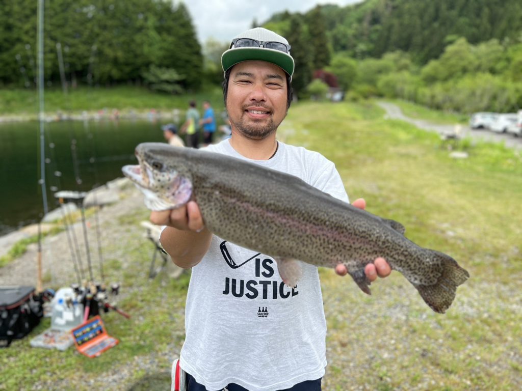 【頂鱒５７ｃｍ】全体