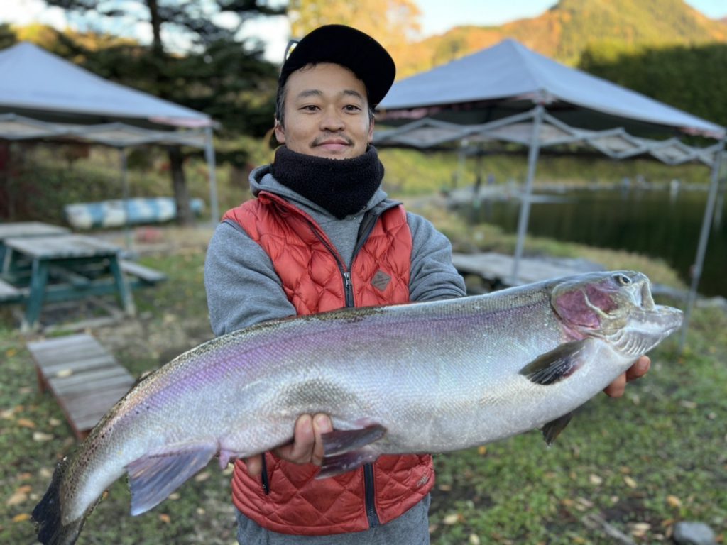 【頂鱒７９ｃｍ】全体