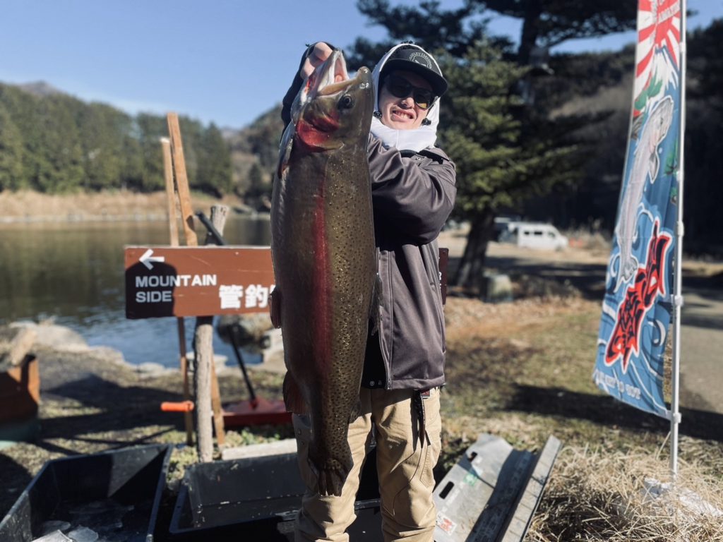 【頂鱒７９ｃｍ】全体