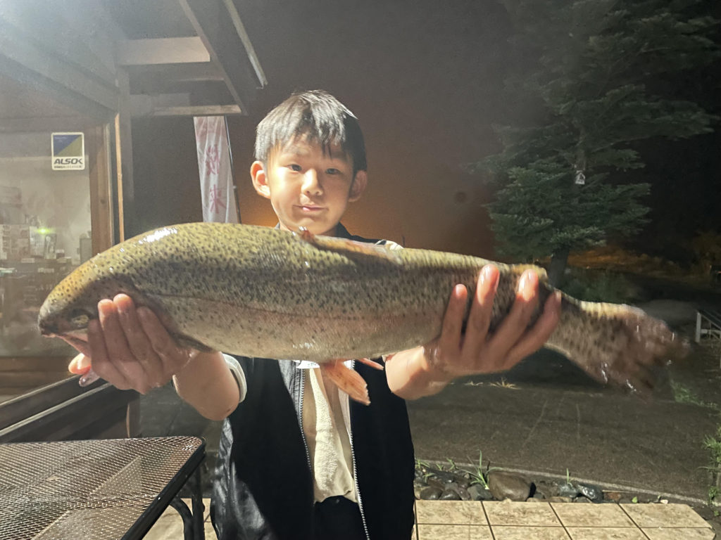 【頂鱒５６ｃｍ】全体