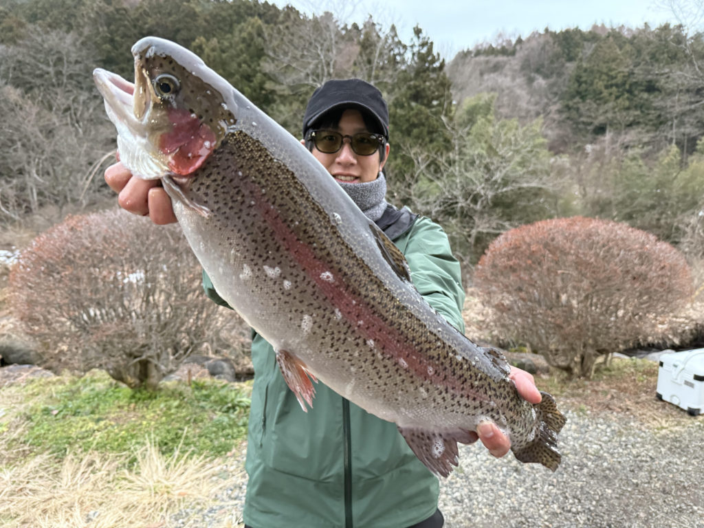 【頂鱒５７ｃｍ】全体