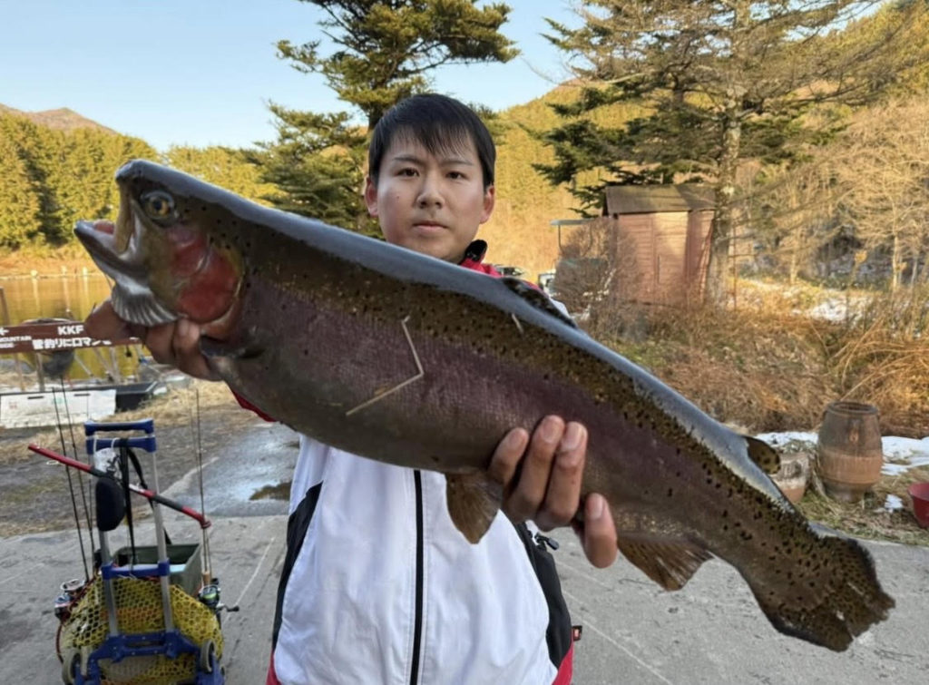 【頂鱒５７ｃｍ】全体