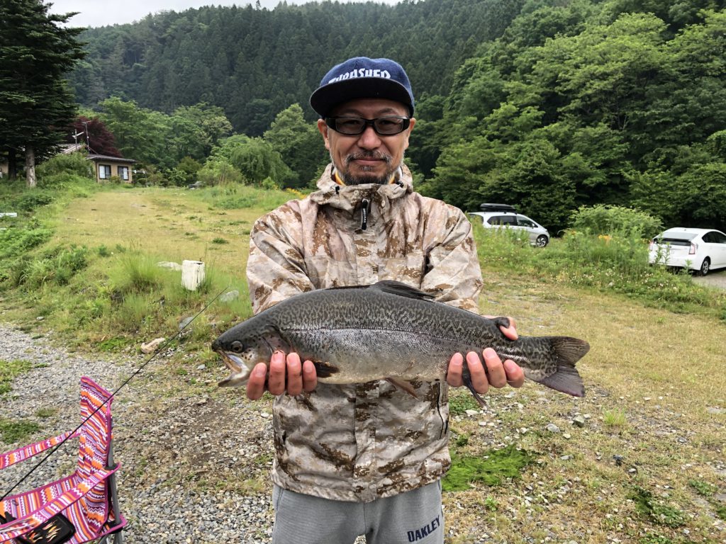 【ロックトラウト５４ｃｍ】全体