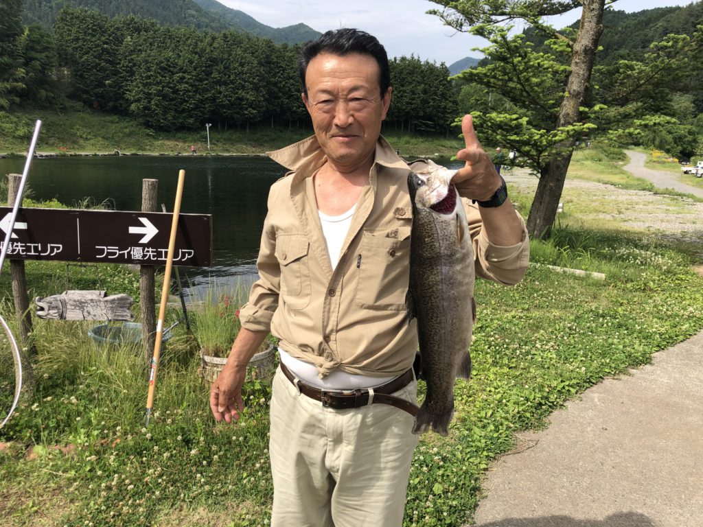 【ロックトラウト５２ｃｍ】全体
