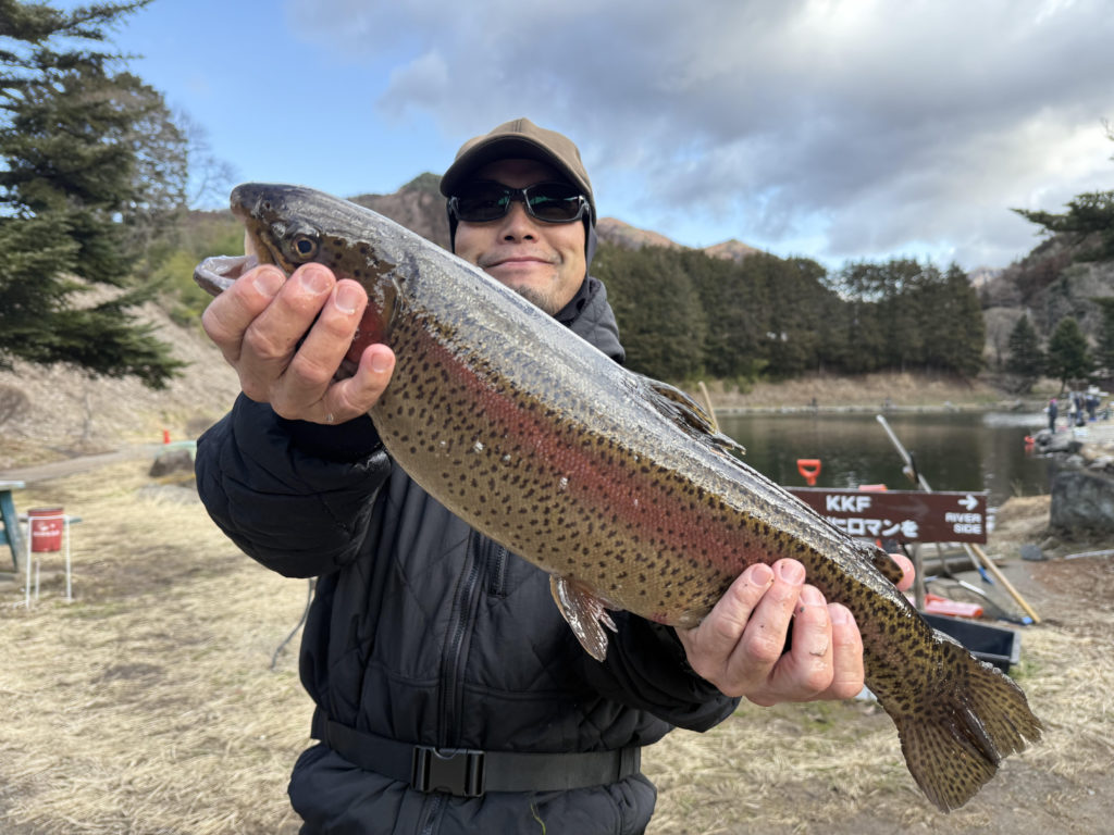 【頂鱒５７ｃｍ】全体