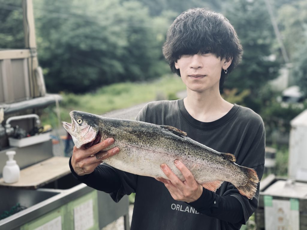 【頂鱒５６ｃｍ】全体