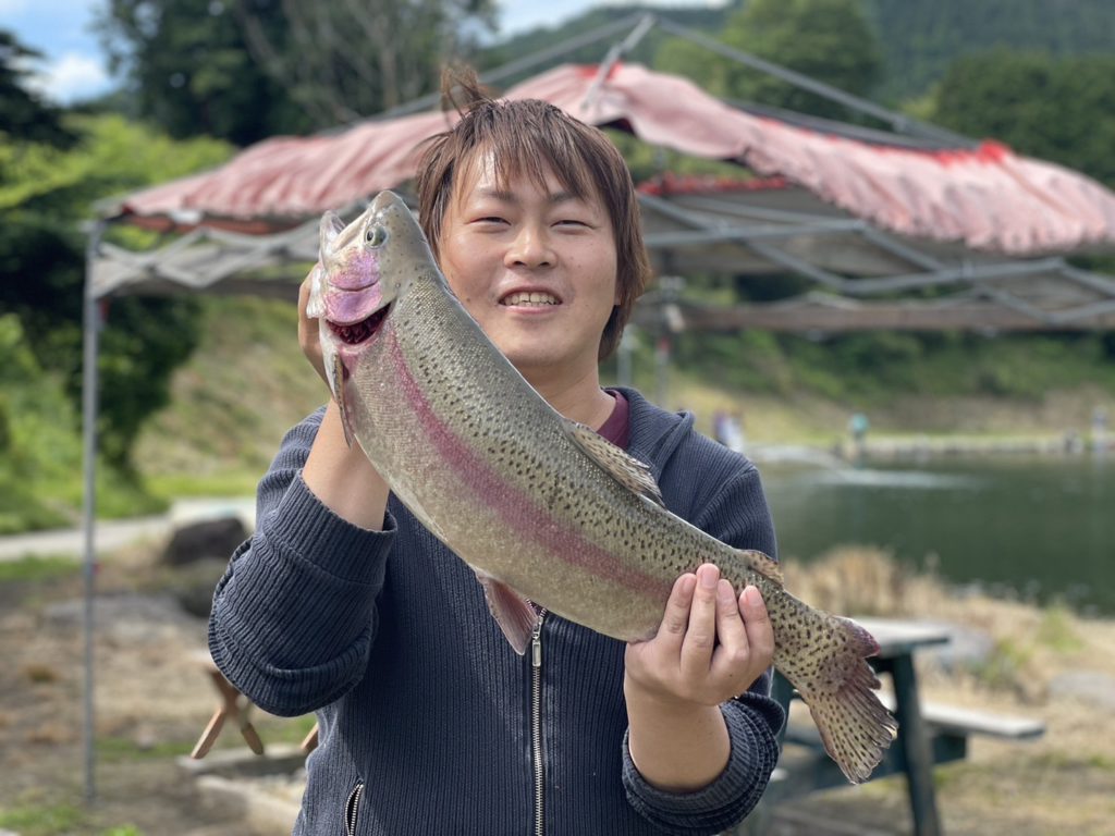 【頂鱒５７ｃｍ】全体