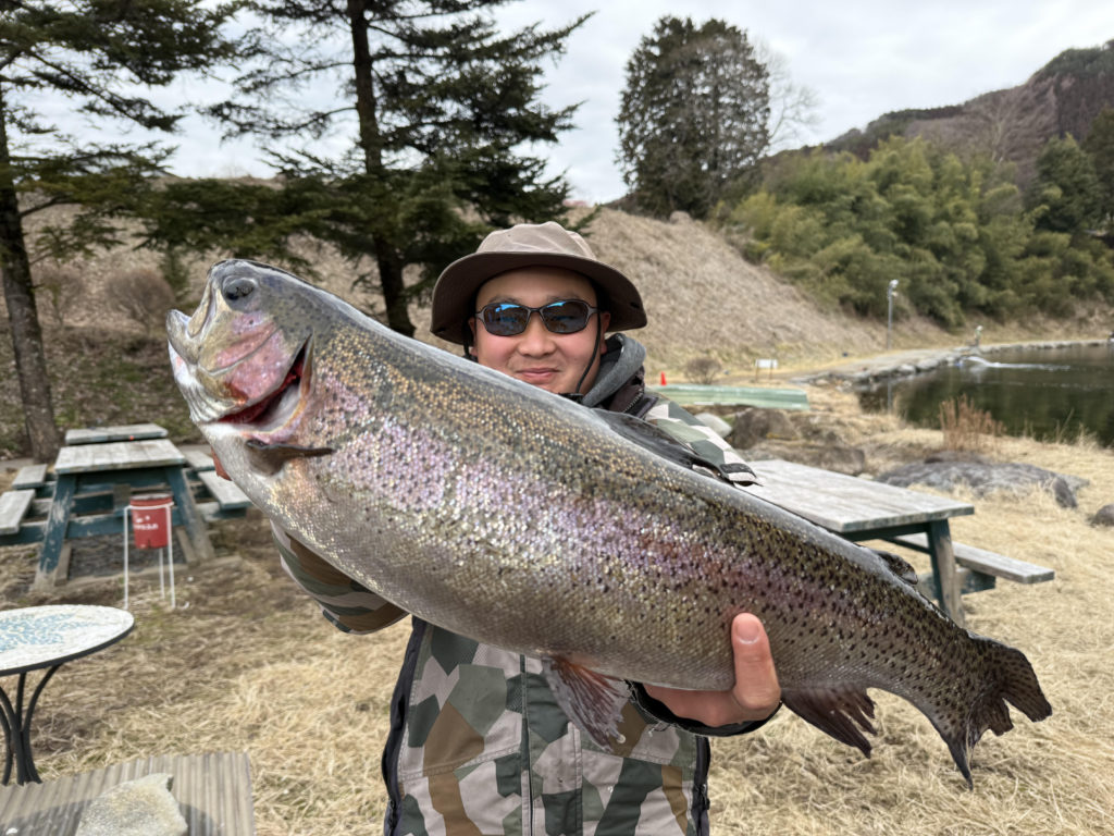 【頂鱒５８ｃｍ】全体