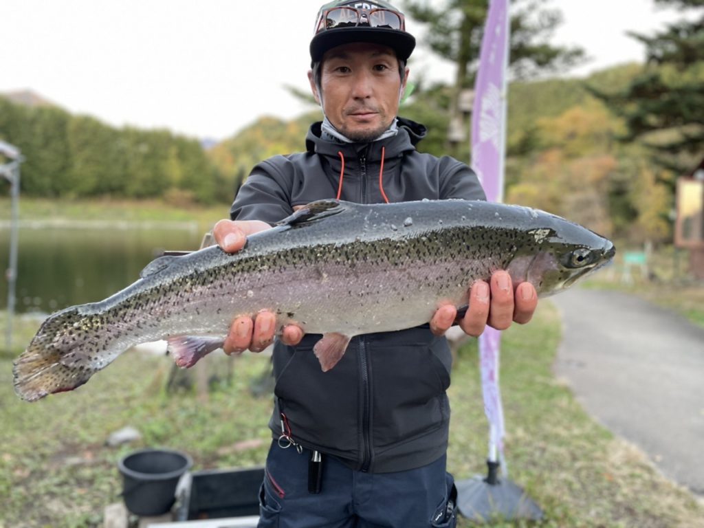【頂鱒５６ｃｍ】全体