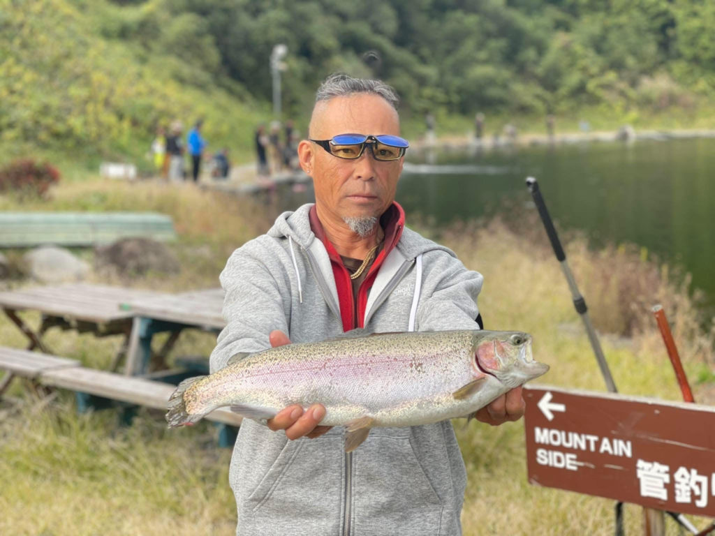 【頂鱒５４ｃｍ】全体