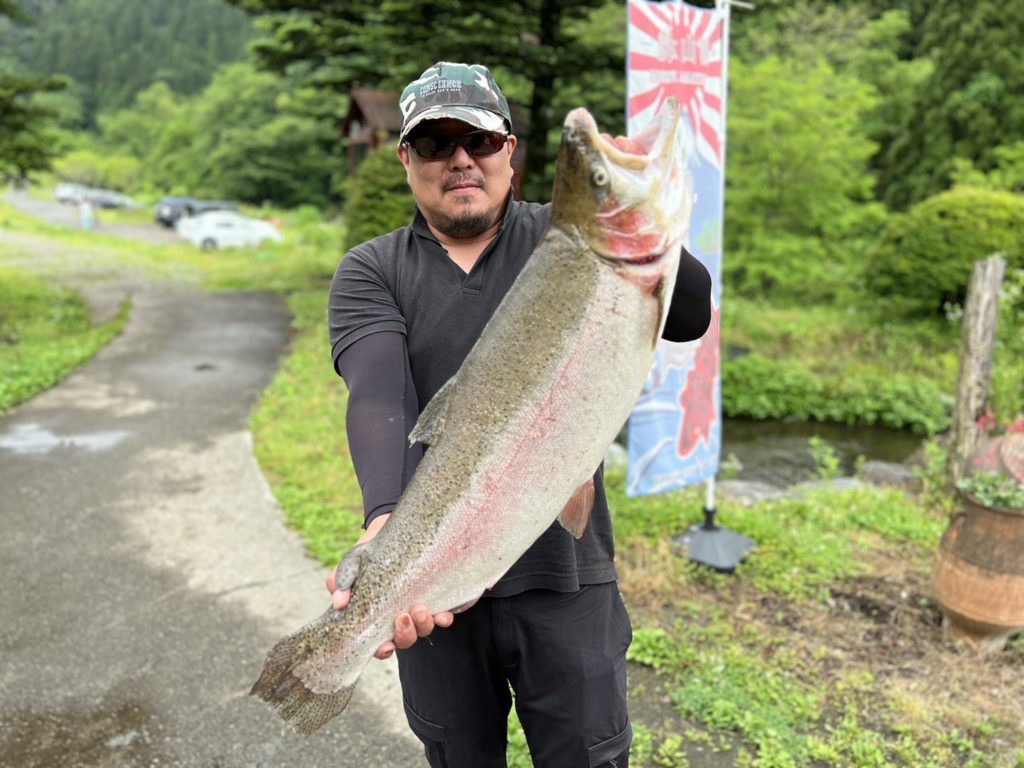 【頂鱒８２ｃｍ】全体