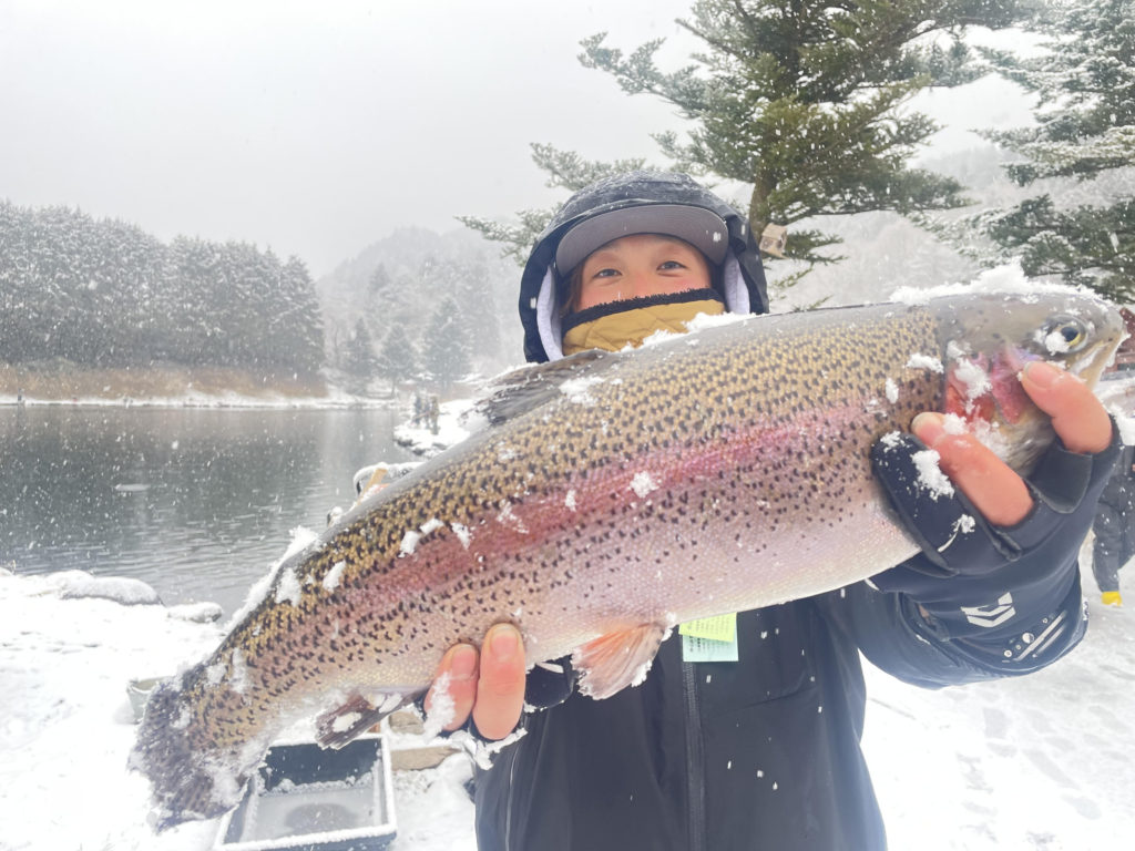 【頂鱒５３ｃｍ】全体