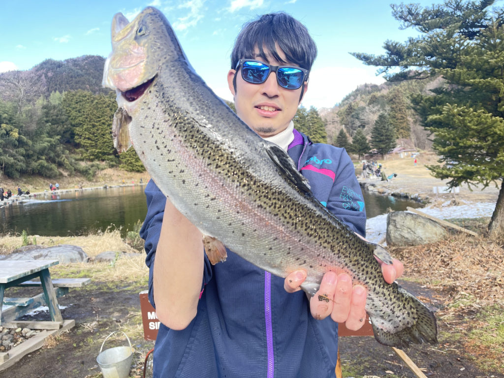 【頂鱒５３ｃｍ】全体