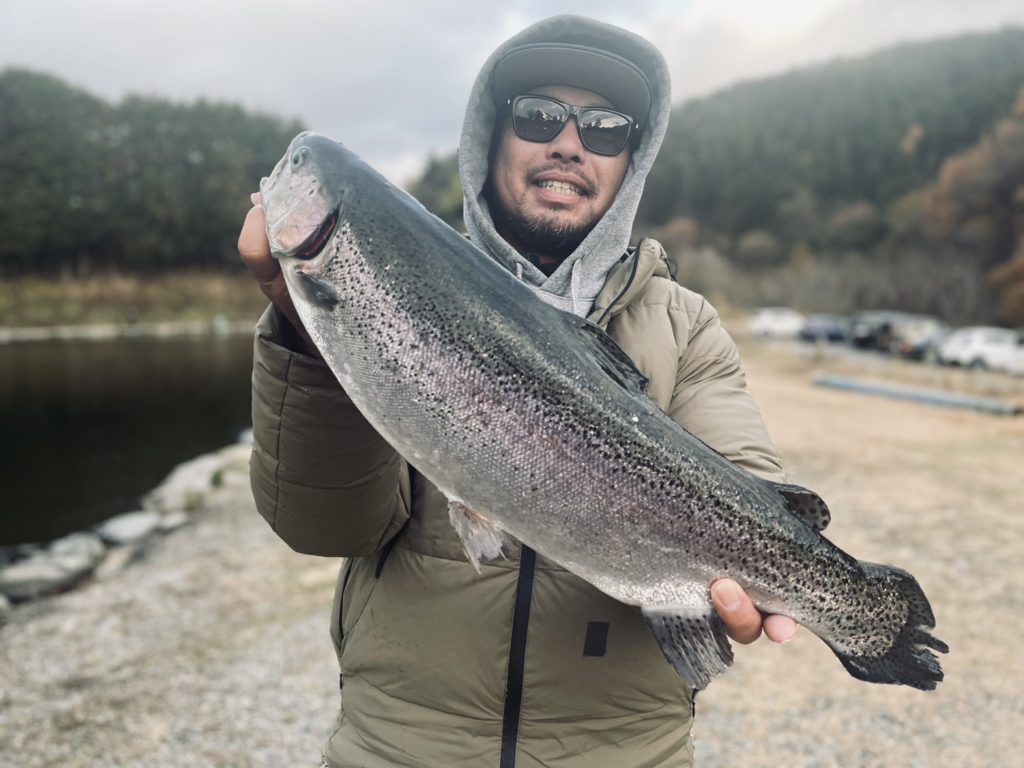 【頂鱒５３ｃｍ】全体