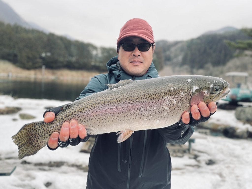 【頂鱒５７ｃｍ】全体