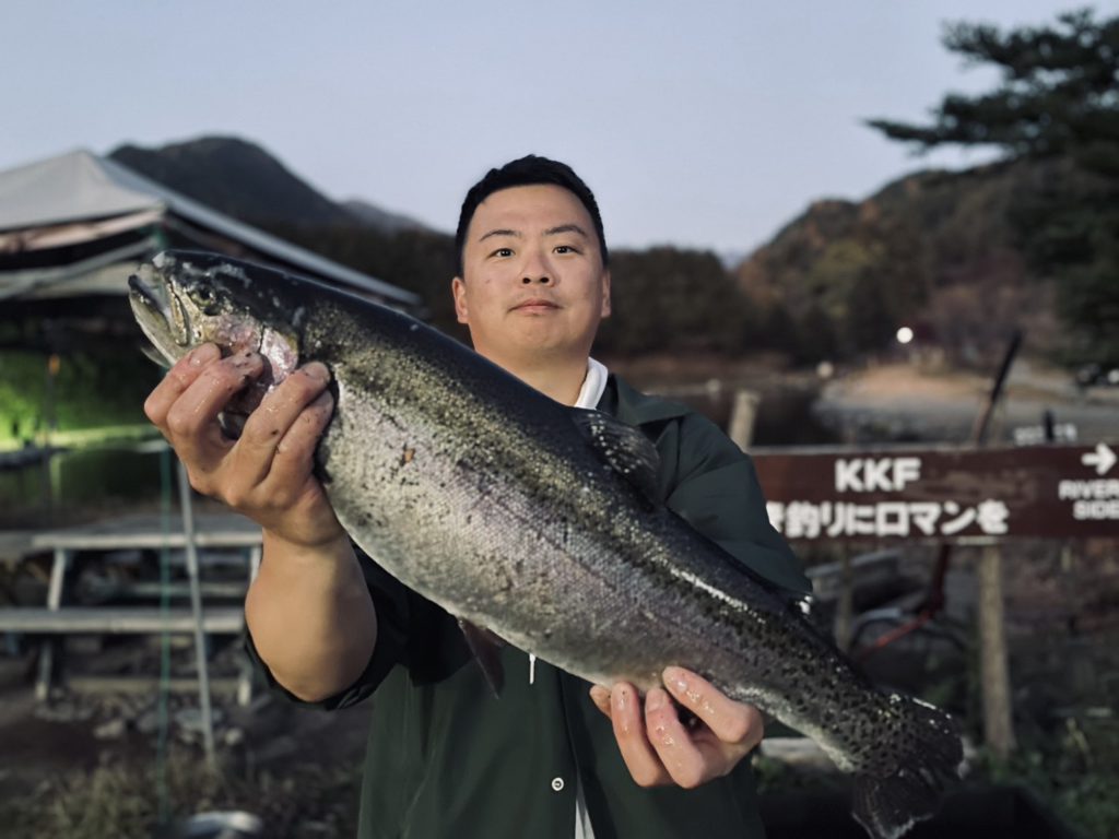 【頂鱒５７ｃｍ】全体