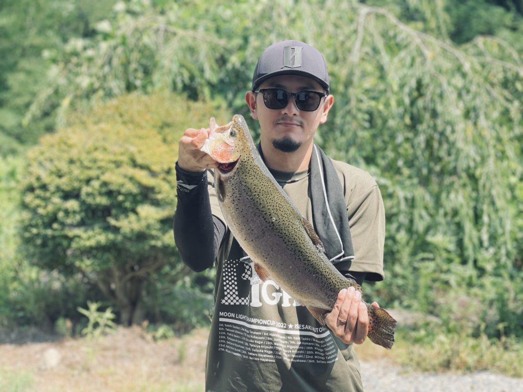 【頂鱒５７ｃｍ】全体