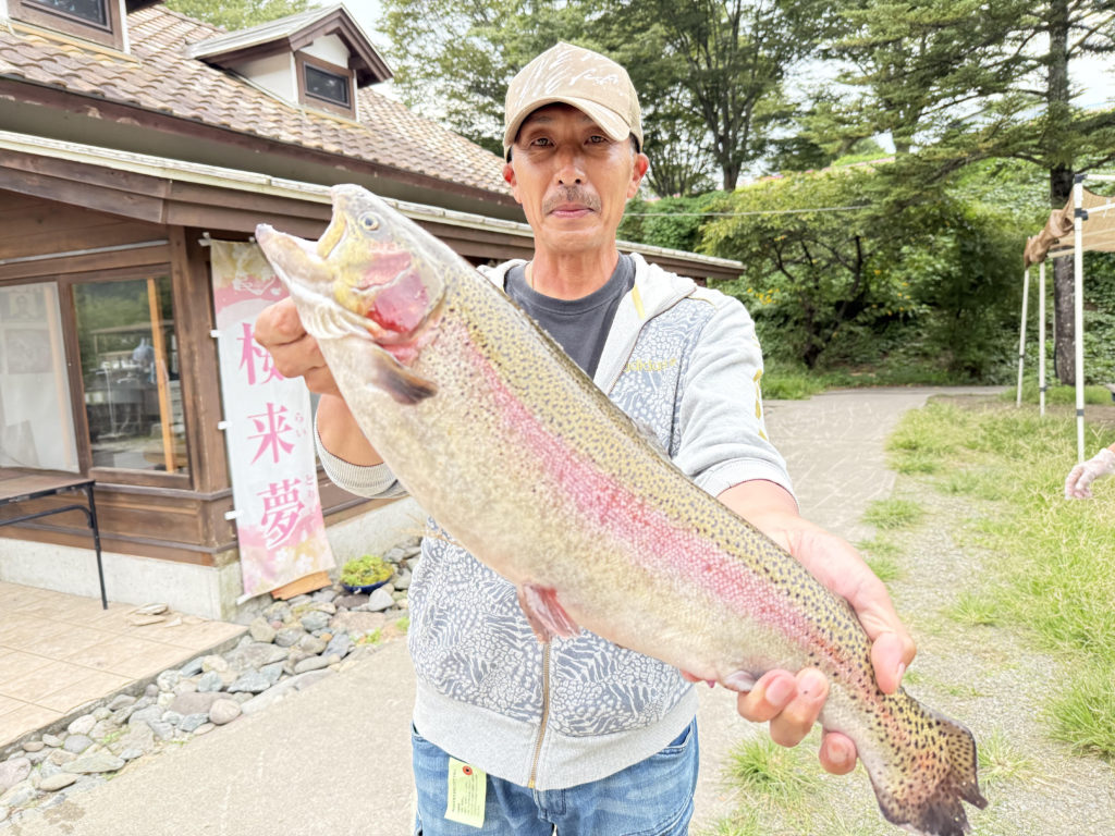 【頂鱒５６ｃｍ】全体