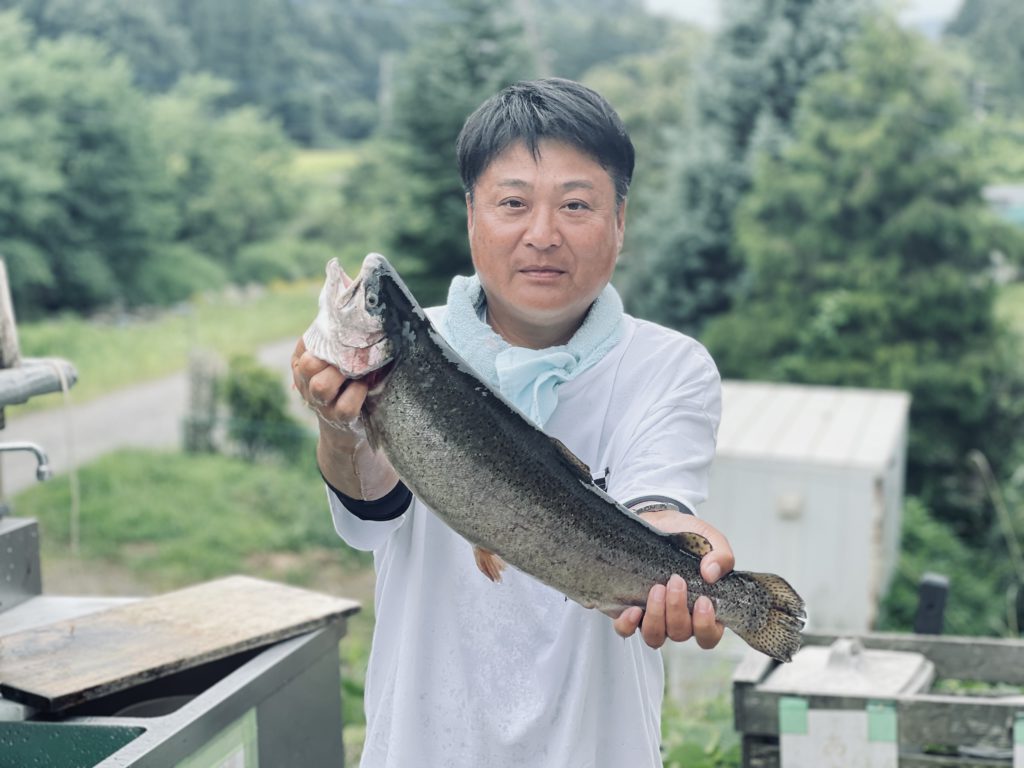 【頂鱒５３ｃｍ】全体