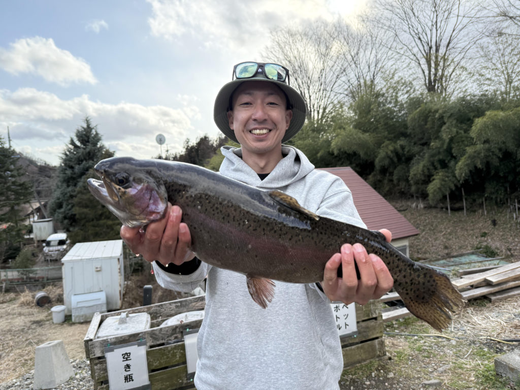 【頂鱒５６ｃｍ】全体