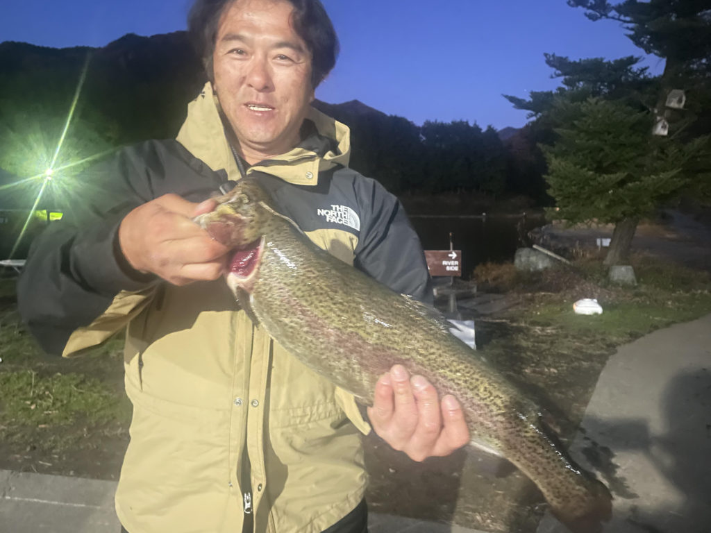 【頂鱒５３ｃｍ】全体