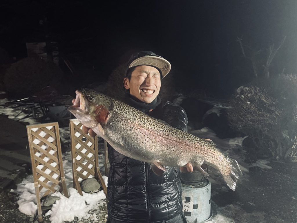 【頂鱒５７ｃｍ】全体