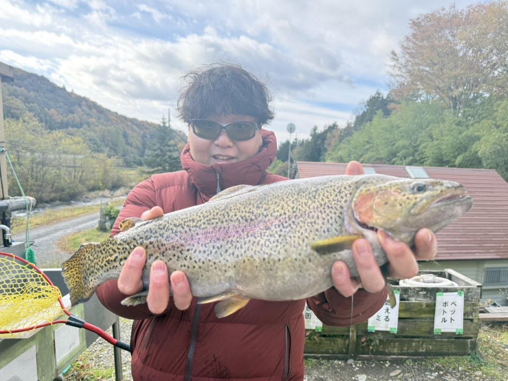 【頂鱒５３ｃｍ】全体