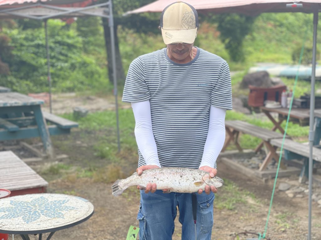 【頂鱒５３ｃｍ】全体