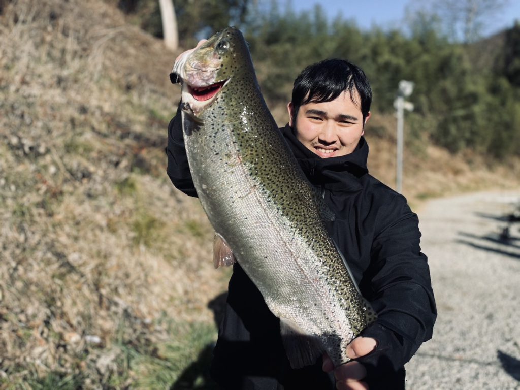 【頂鱒５３ｃｍ】全体