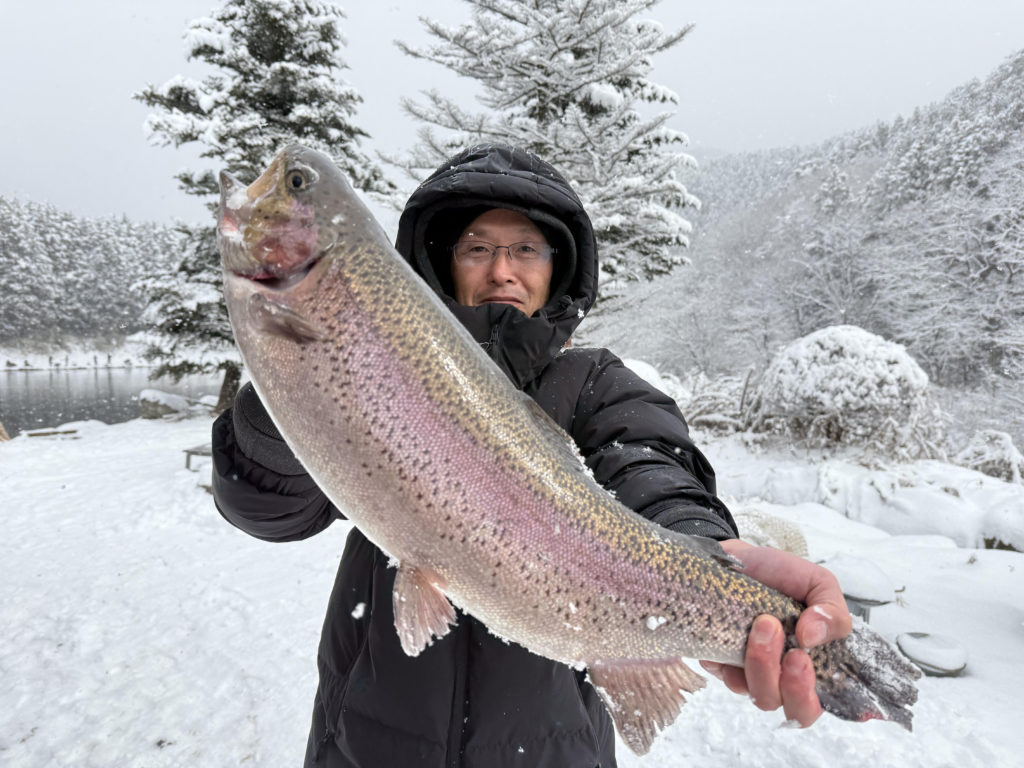 【頂鱒５９ｃｍ】全体