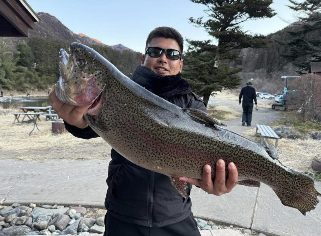 【頂鱒72cm】全体