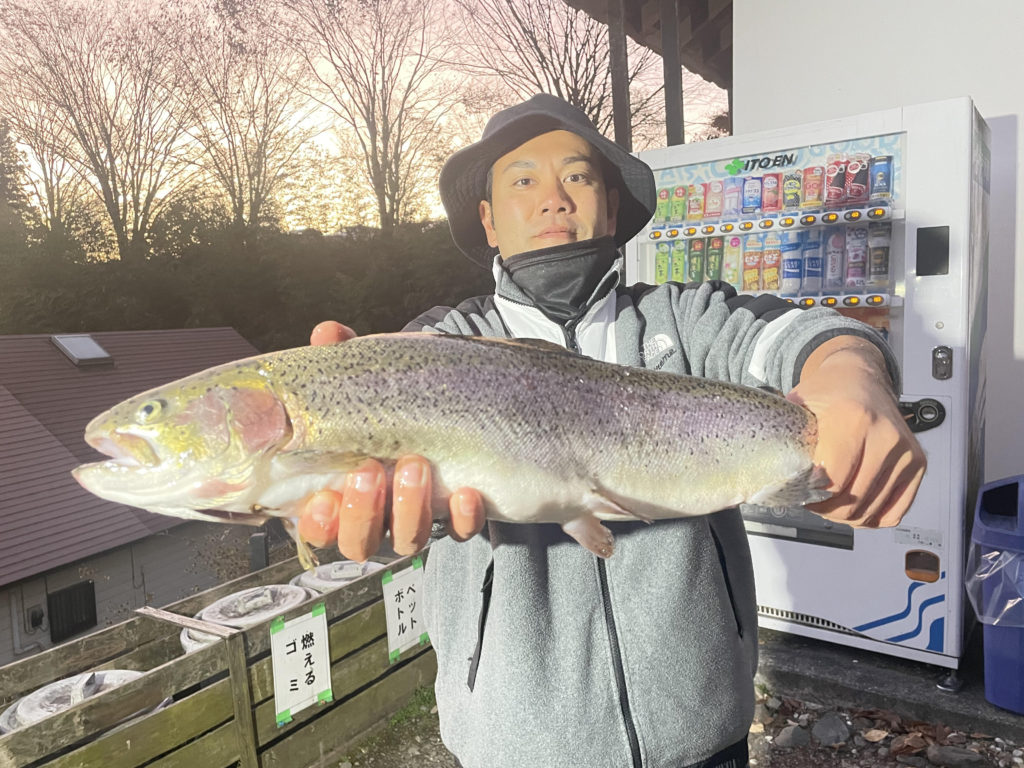 【頂鱒５７ｃｍ】全体