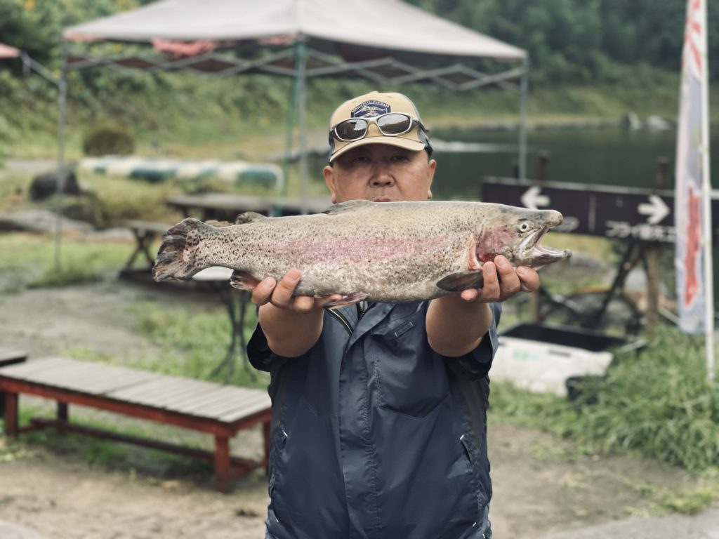 【頂鱒５７ｃｍ】全体